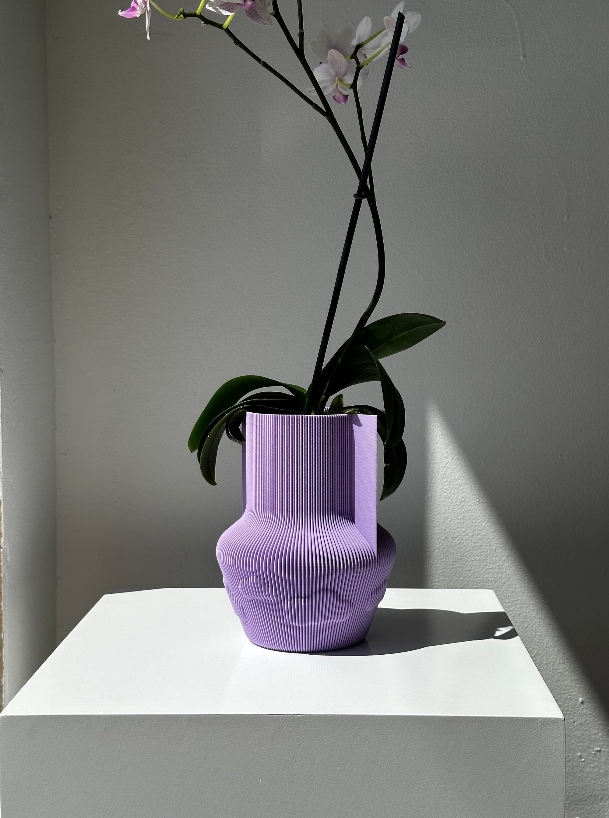 CLOUD VASE BY UAU PROJECT WHISTERIA PURPLE WITH ORCHID