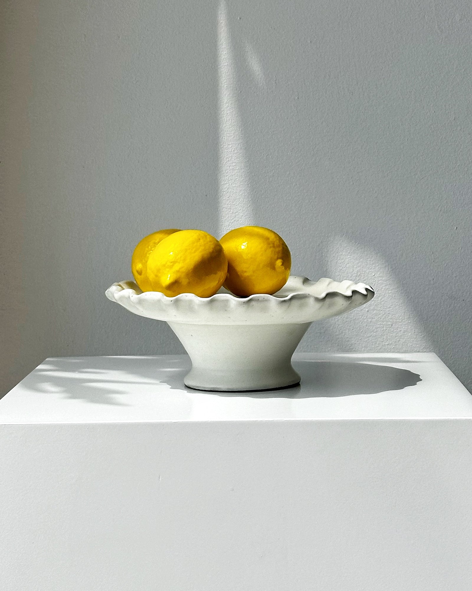 LOLA SERVING / CAKE STAND BLANCO MATE