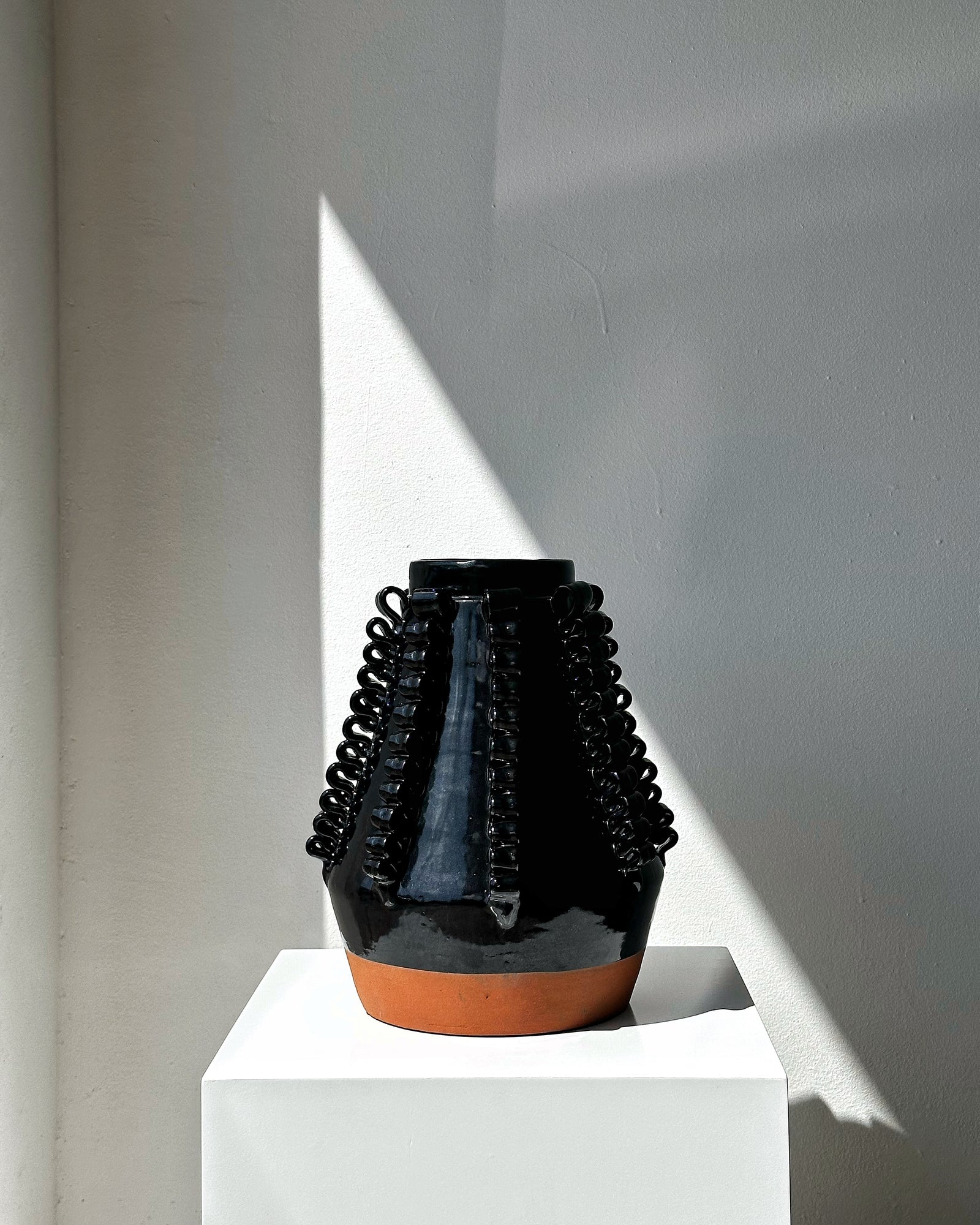 LOLA VASE B GRANDE de Perla Valtierra