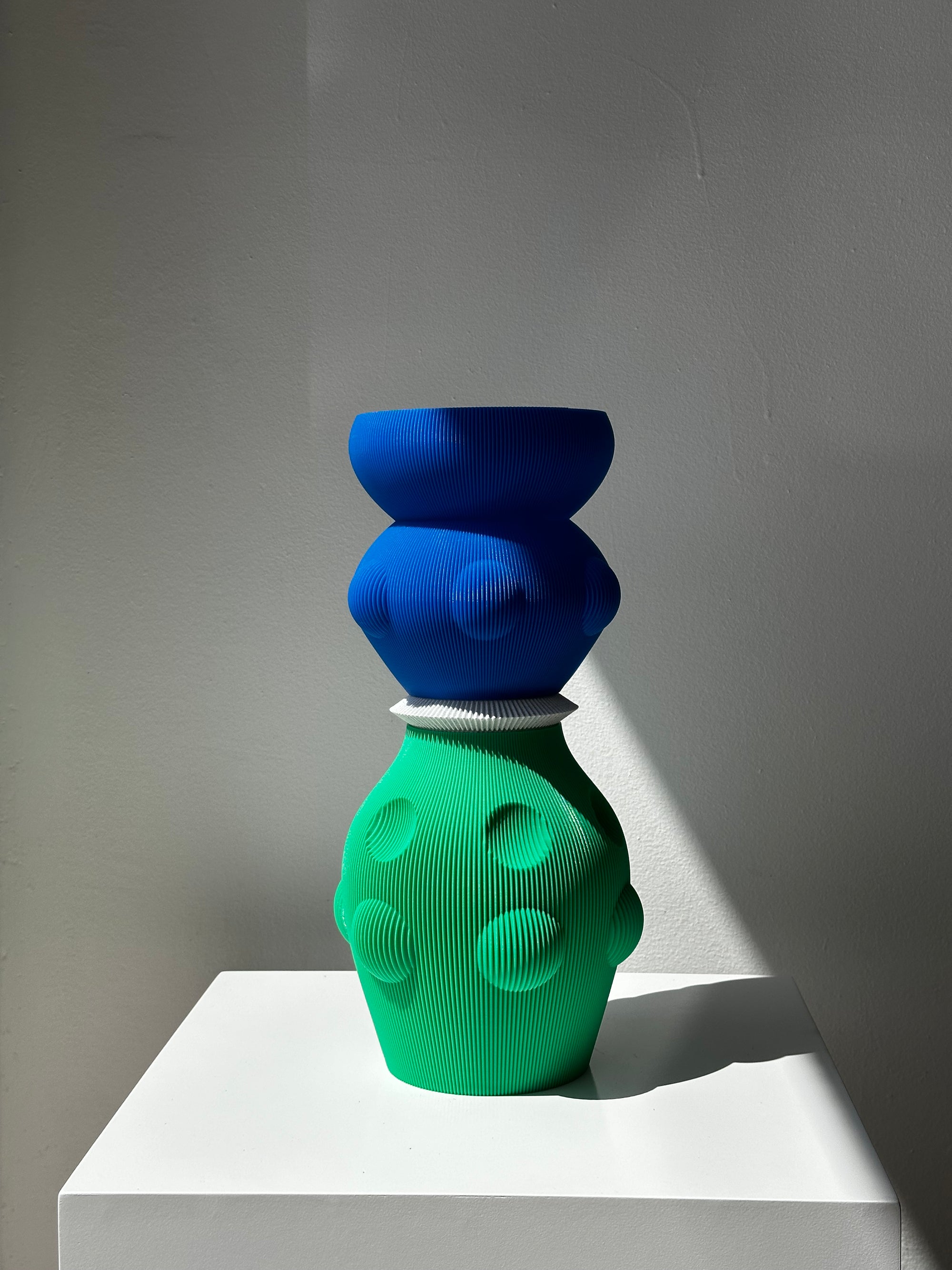 L VASE 01 de UAU Project