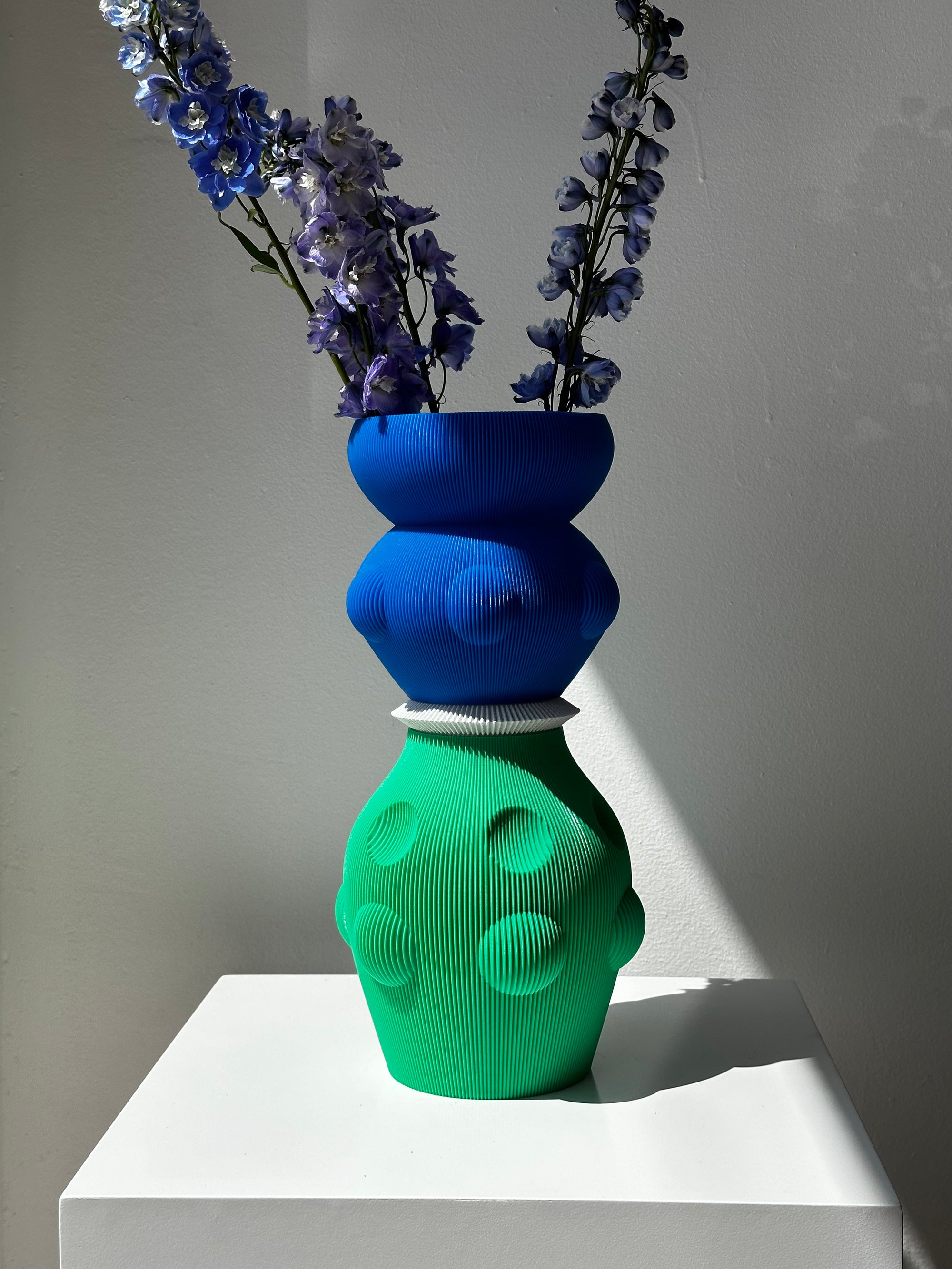 L VASE 01 de UAU Project