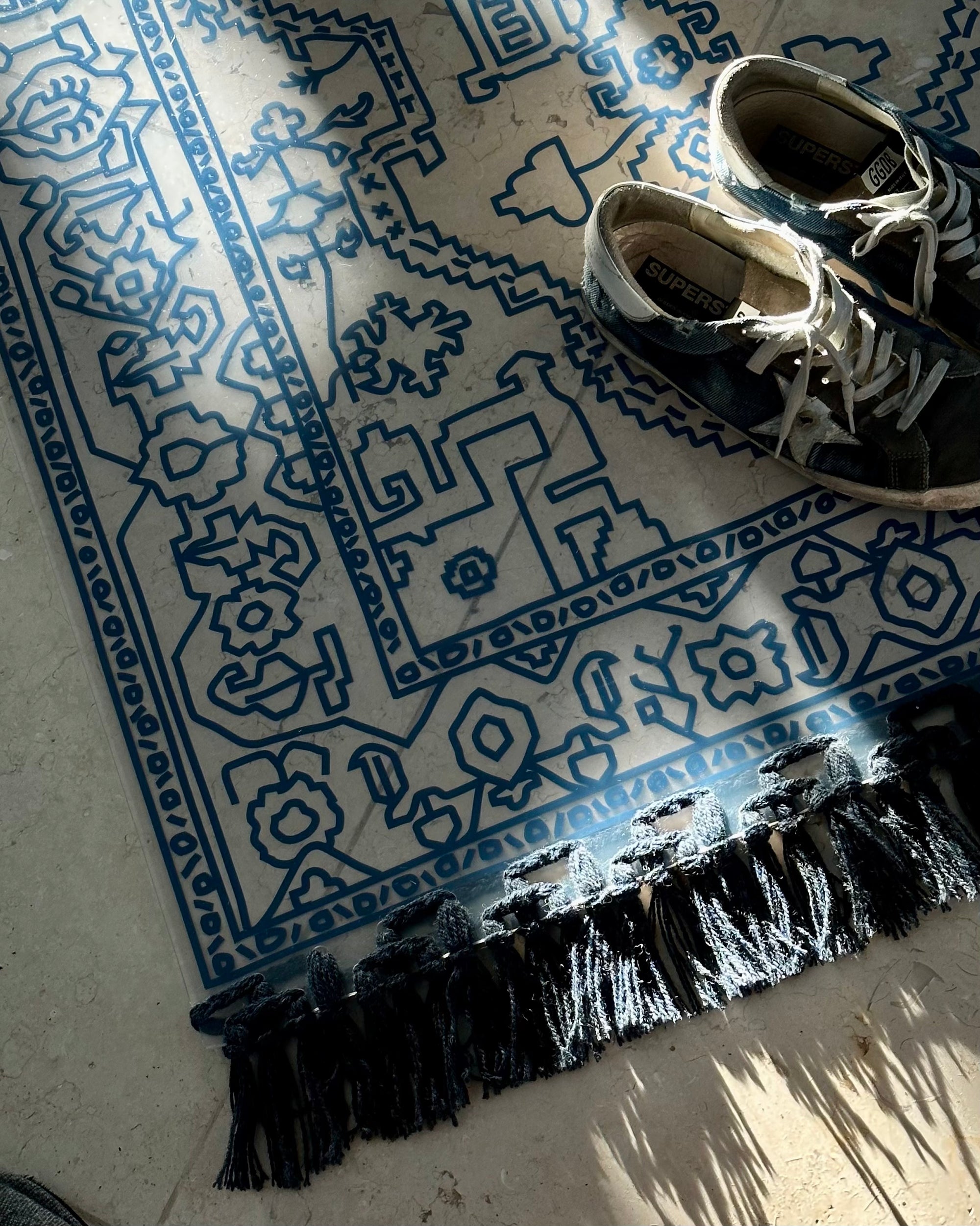 MAGIC CARPET